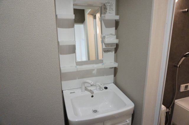 リビングライフ長瀬EASTⅡの独立洗面台