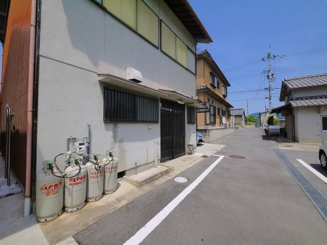 武野一戸建の周辺|建物前も開けていますよ。
