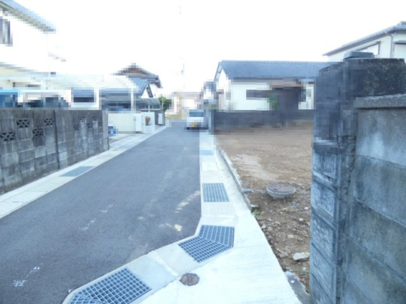 瀬戸西町　建築条件付き　売土地　の前面道路含む現地写真|東側　約4.0mh幅　公道に接道