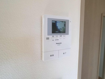 【セキュリティ】 | ファミールハイツA | TV付きインターホンで安心してご対応いただけます