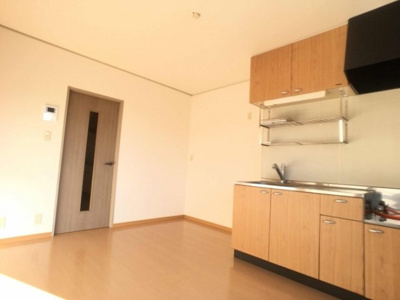 【居間・リビング】 | ファミールハイツA | ゆったり過ごせるリビングです