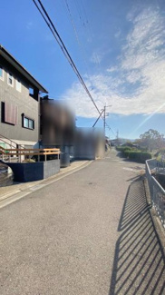 【前面道路含む現地写真】