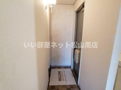 【玄関】 | フレンドリーハイツ日野　A棟