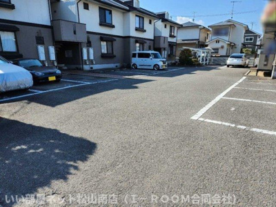 【駐車場】 | フレンドリーハイツ日野　A棟