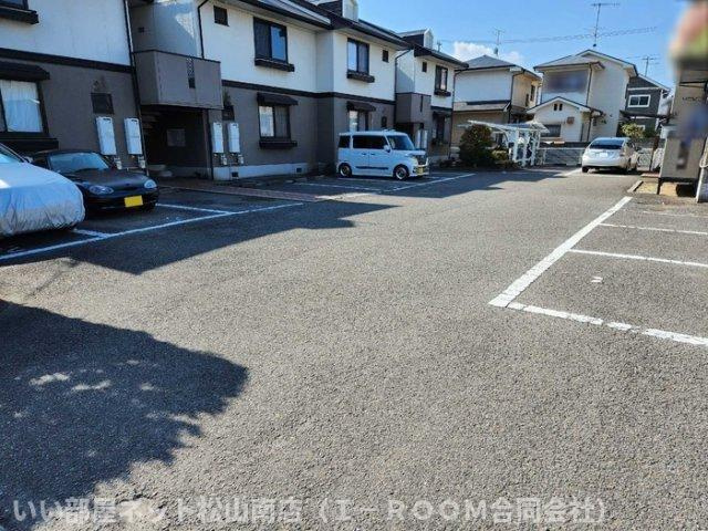 【駐車場】 | フレンドリーハイツ日野　A棟