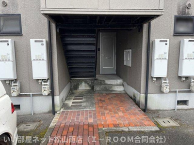 【エントランス】 | フレンドリーハイツ日野　A棟