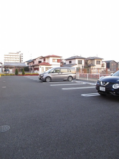 サン・フォートの駐車場|駐車場完備です