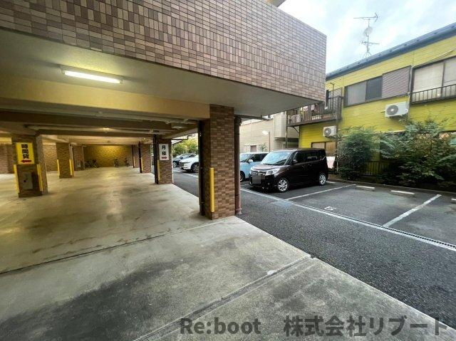 サンパーク妙典の駐車場