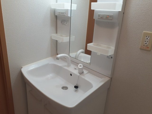 プレステージコートファミーユ館の独立洗面台|洗面所