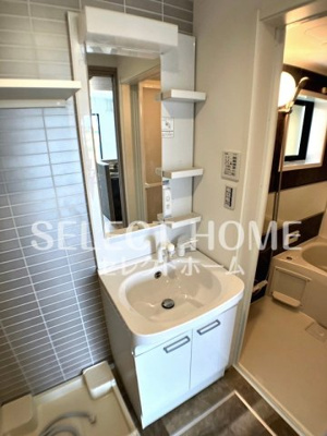 【独立洗面台】 | ラフィネ岡崎 | 朝の身支度には欠かせない独立洗面化粧台