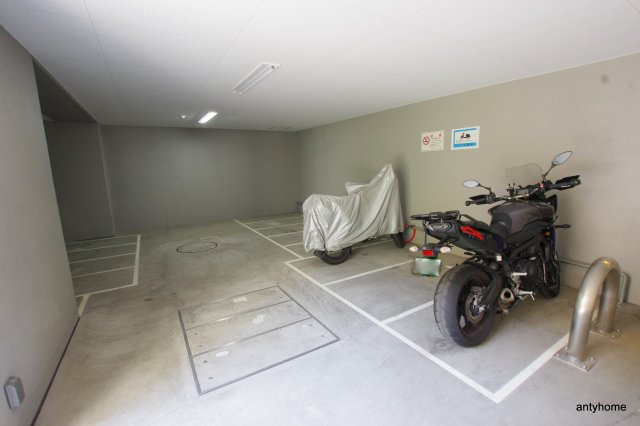 エスリード京橋ステーションプラザ　仲介手数料無料の駐車場