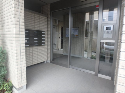 【エントランス】 | シャンドリエ | エントランスです
