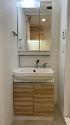 【独立洗面台】 | ファーストフィオーレ難波南パークサイド | 独立洗面台、朝の身支度には欠かせません