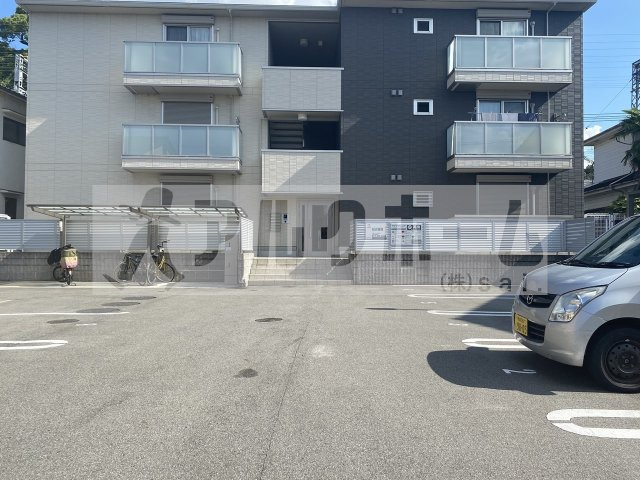 フォーチュン アソートの駐車場