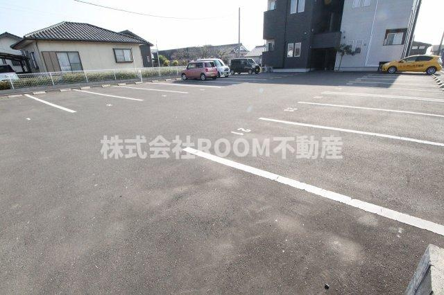 BELL BOITE（ベルボアート）の駐車場|駐車場があるので、車を買う予定の方も安心です