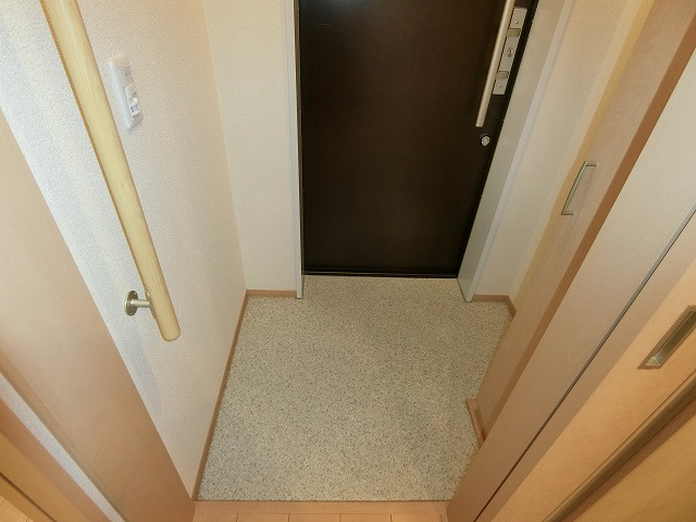 ウェリッシュ東甲子園の玄関