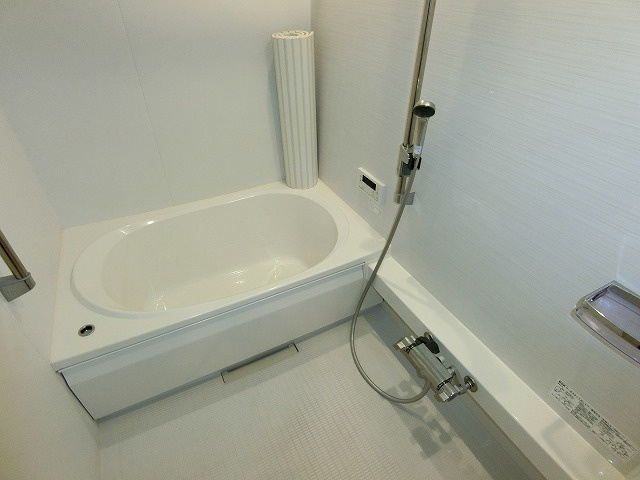 ウェリッシュ東甲子園の浴室