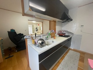 西本町ガレージ付き中古戸建のキッチン