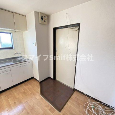 【玄関】 | レジデンス三津屋