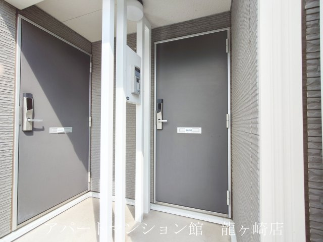 レオネクストピアの玄関