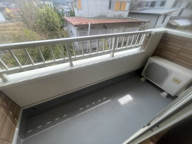 ヒルサイド緑ヶ丘Ｃのバルコニー