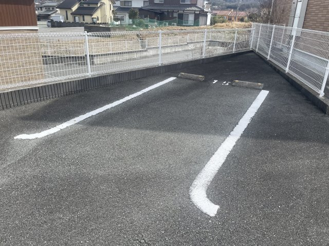 ヒルサイド緑ヶ丘Ｃの駐車場