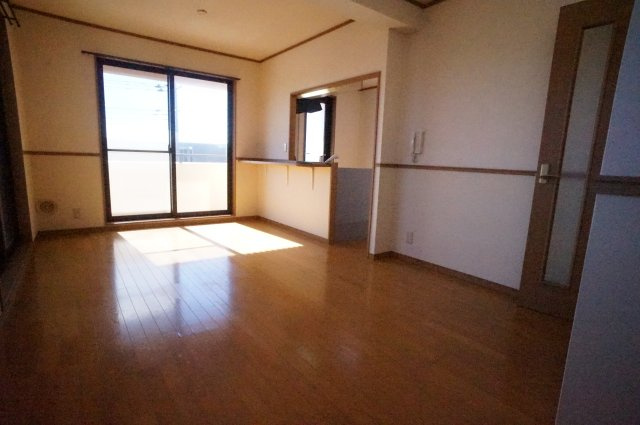 グランピリエの居間・リビング