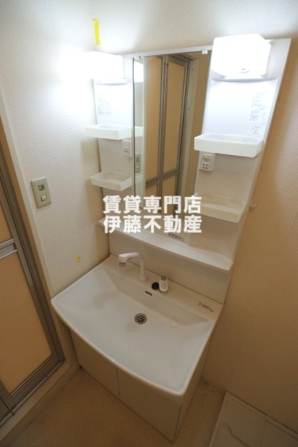 ヴイラージュ歌里の独立洗面台