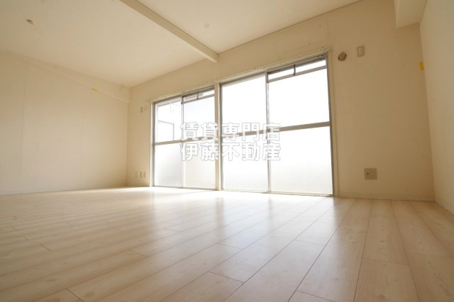 ヴイラージュ歌里の居間・リビング