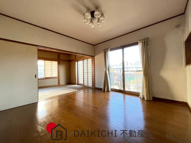 【居間・リビング】 | 北本市宮内1丁目　中古戸建