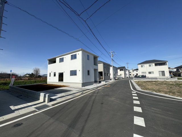 新築　前橋市下細井町1期　2号棟の前面道路含む現地写真|現地写真　東側接道幅員約6ｍ