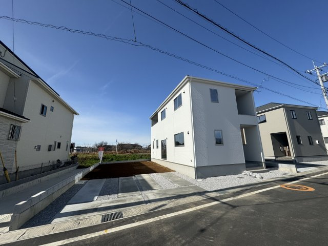新築　前橋市下細井町1期　2号棟の駐車場|現地写真　駐車スペースは並列2台分可能です！
