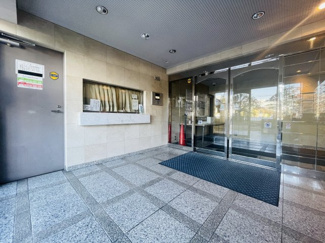 【エントランス】 | 防犯面も安心なオートロック付きマンション♪室内ＴＶモニタ付インターホンで来訪者を確認できます