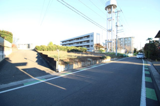 【前面道路含む現地写真】