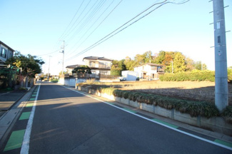 【前面道路含む現地写真】