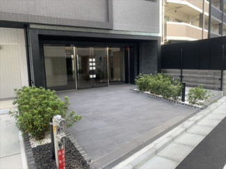 【エントランス】