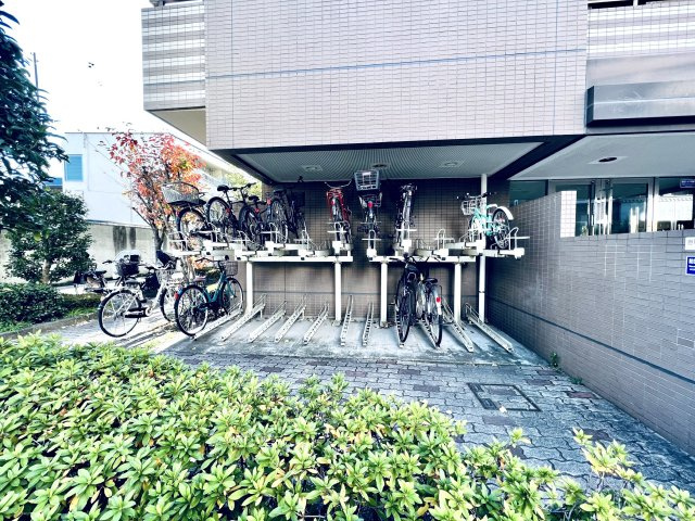 ランドール根岸のその他共用部分|駐輪場1