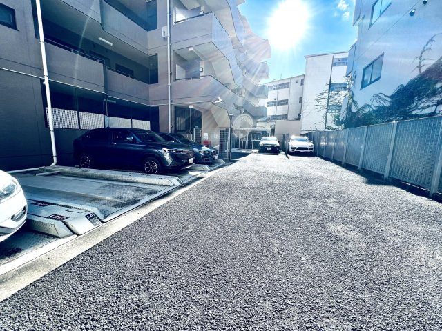 ランドール根岸のその他共用部分|駐車場