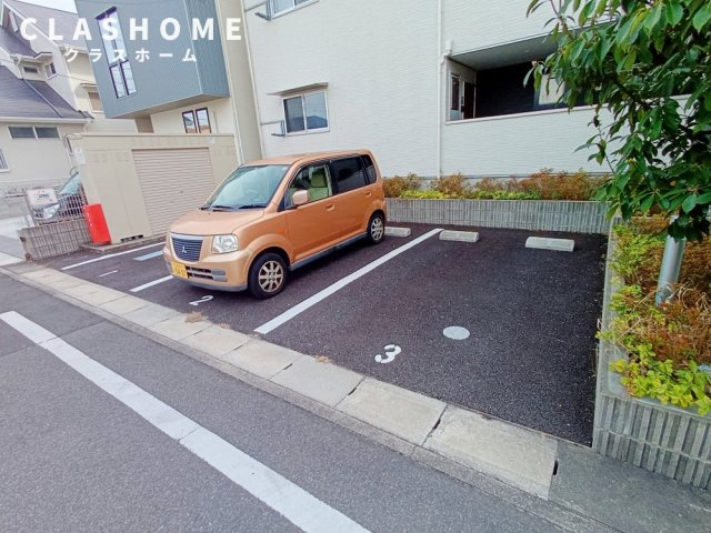 コンフォールメゾン東栄　　 刈谷市近郊の賃貸はクラスホーム刈谷店の駐車場