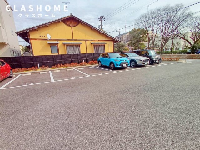 コンフォールメゾン東栄　　 刈谷市近郊の賃貸はクラスホーム刈谷店の駐車場