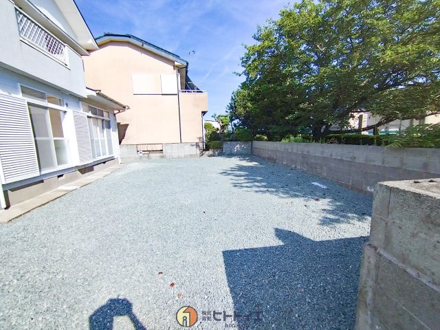 鵜池　借家の駐車場
