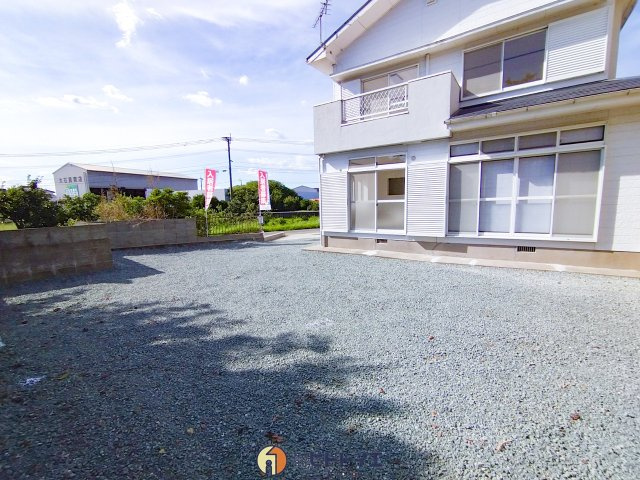 鵜池　借家の駐車場