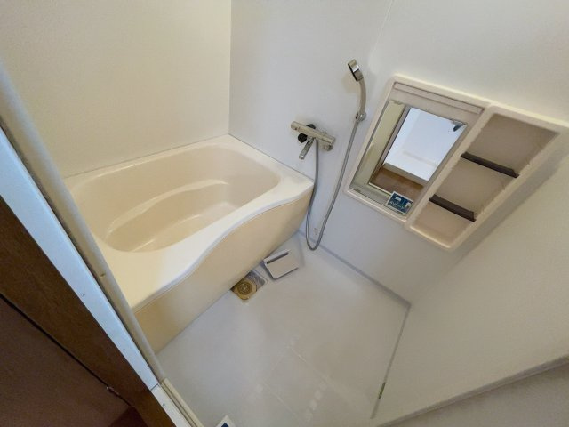 シャトル　ピーチの浴室|別部屋同一間取りのお写真となります。