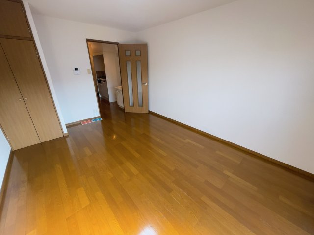 シャトル　ピーチの内装|別部屋同一間取りのお写真となります。