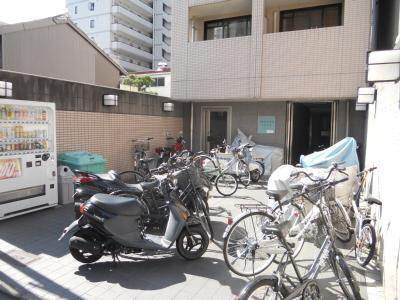 SHICATA　SEPT　BLDG（シカタセットビルディング）の駐車場