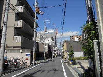 SHICATA　SEPT　BLDG（シカタセットビルディング）の周辺|前面道路