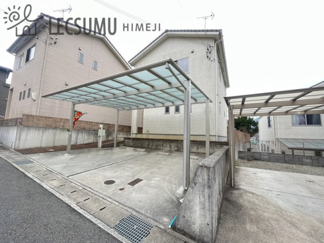 姫路市北原／中古戸建の駐車場