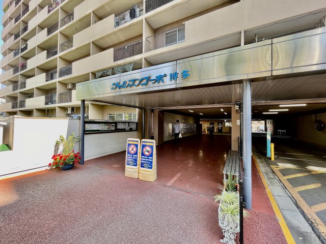 シャルマンコーポ博多のエントランス