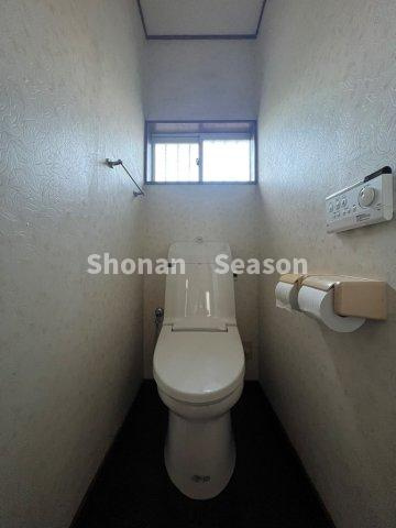 【トイレ】 | 冷たい便座に座らずに済むので衛生的！お掃除も楽々な「温水洗浄便座」
新居を探す上で、マストな条件ではないでしょうか♪