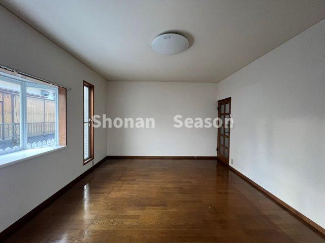 【洋室】 | ２部屋がバルコニーに繋がるので、洗濯動線もスムーズ♪